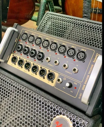 Mesa de som digital soundking db 16