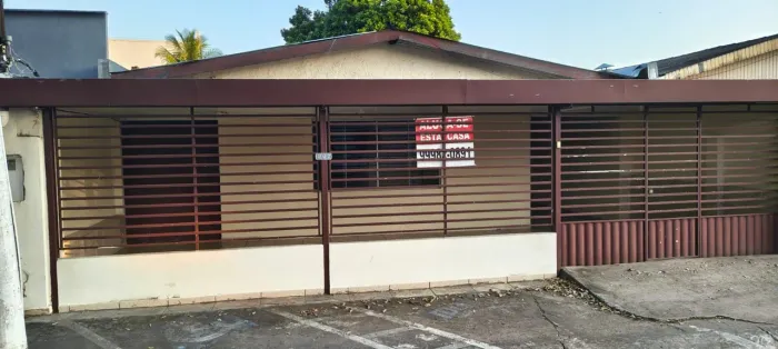 Aluga-se Excelente Casa Cohab Bosque