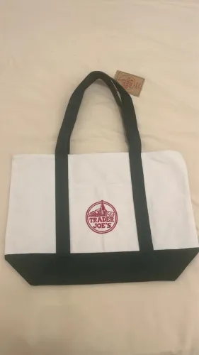 Bolsa da Trader Joes branca e verde. Tamanho grande