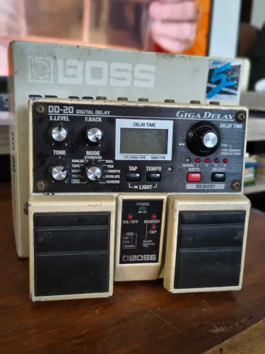 Pedal Boss Delay DD 20 Giga Delay