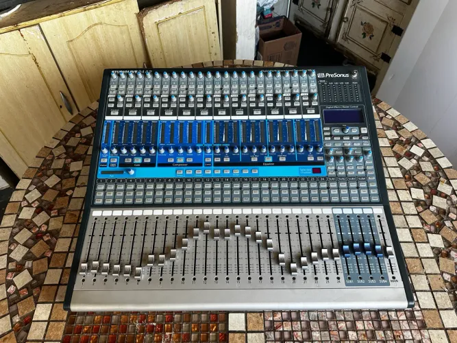 Mesa de som presonus 24.4.2 studio livre