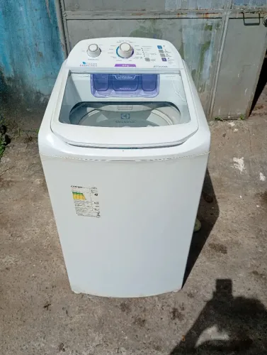 Máquina de lavar roupa funcionando perfeitamente