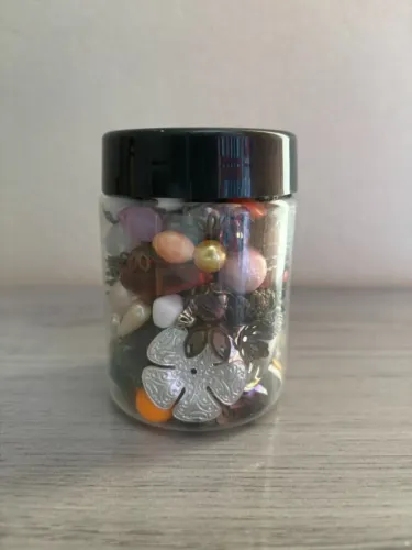 Pote de peças para artesanato 01