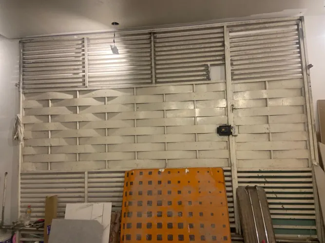 Vende se um portão pra garagem 15 metros quadrado