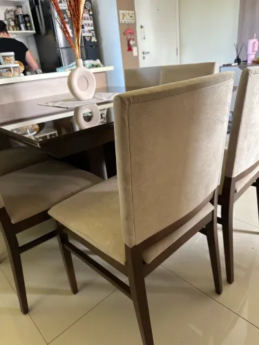 Mesa de jantar com 6 lugares