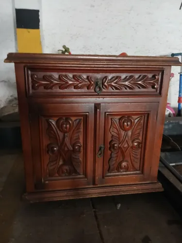 Vendo bancada em Madeira trabalhada
