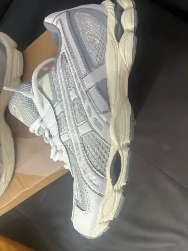 Asics Gel-NYC 2055 na colorway Glacier Grey White original
