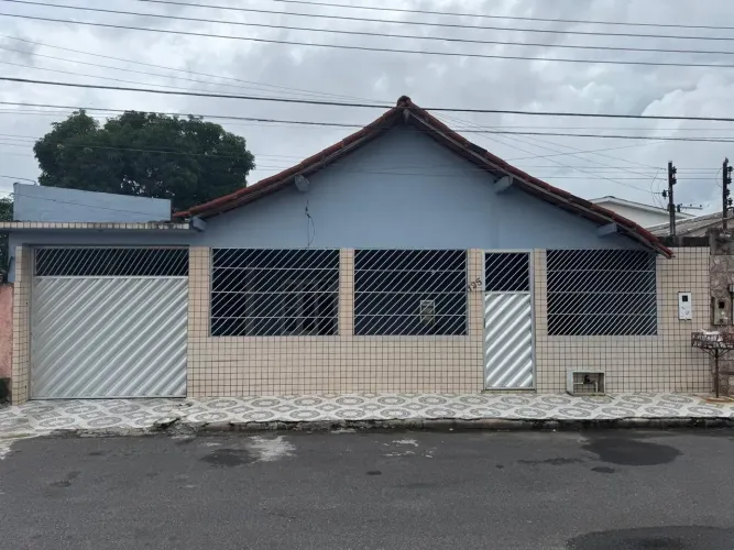 CASA TÉRREA NO CONJUNTO RIO XINGU | 3 dormitórios sendo 1 suíte | PISCINA
