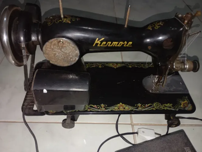 VENDO MÁQUINA DE COSTURA