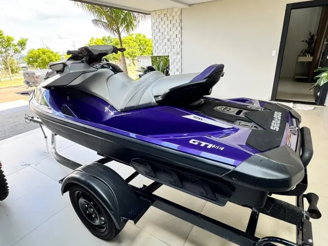 Jet ski sea doo gti 170