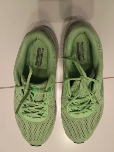 Tênis Skechers corrida/caminhada/casual