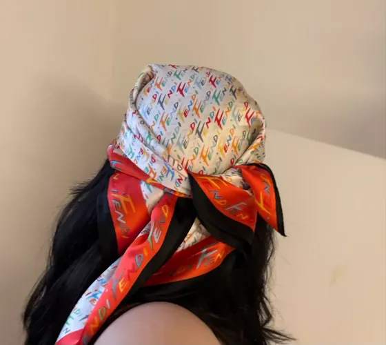 Lenço de seda scarf italiano da fendi