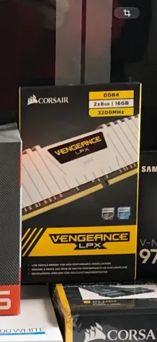 Memória 16GB DDR4 3200MHz Corsair Vengeance LPX Branca (2x8GB)