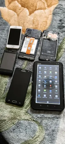 Tablet e celular! Retirada de peças...,leia por gentileza a descrição. 