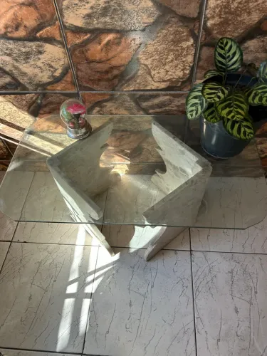 Mesa centro em mármore