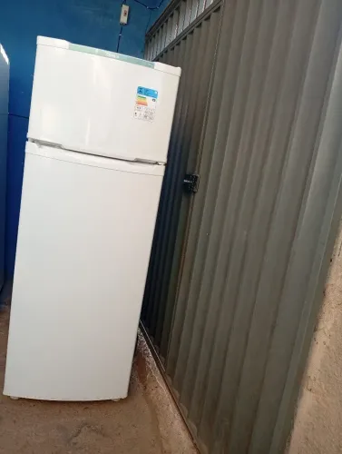 geladeira Consul 336 litros funcionando perfeitamente