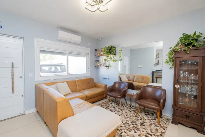 Casa à Venda no Laranjal em Pelotas 3 Dormitórios, Suíte, Piscina e Espaço Gourmet