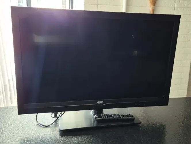 TV AOC LED 32" LE32D5520 - Excelente