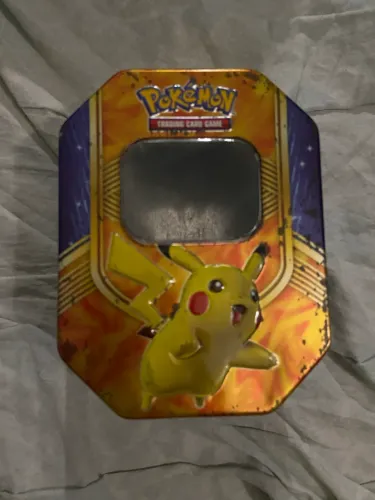 Lata Pokémon Pikachu com Moeda Pikachu
