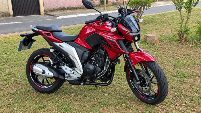 VENDE -SE FZ 25 VERMELHA 2022