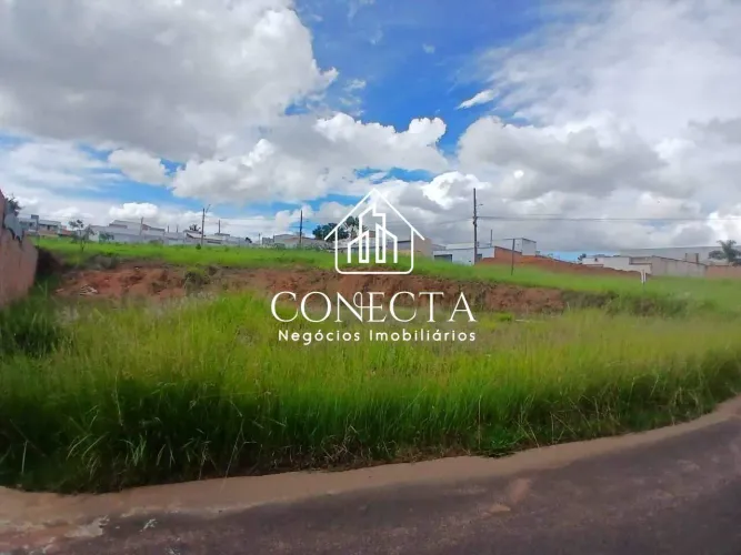 Lote residencial à venda 751 m² no Bairro Shopping Park, Uberlândia (R$ 700.000)