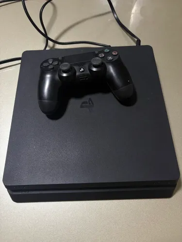 PlayStation 4 / PS4