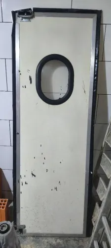 Porta cozinha industrial 