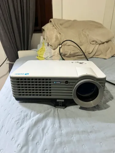 Projetor Betec BT720