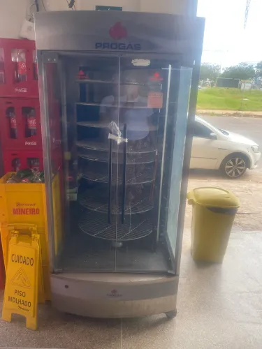 Máquina de assar frango