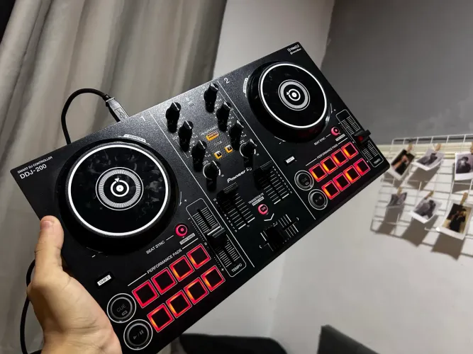 DDJ-200