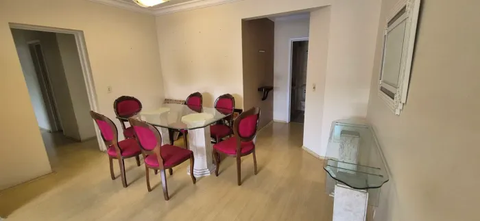 Mesa tampo de vidro com 6 cadeiras