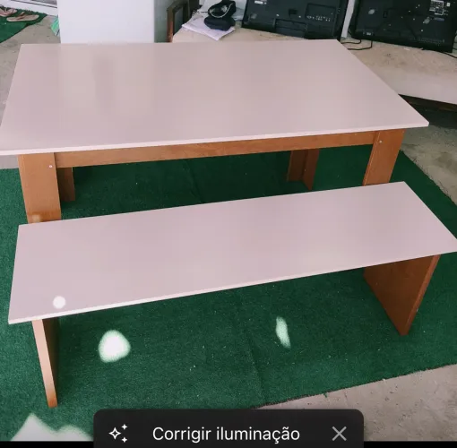 Estou vendendo essa mesa nova com bancos
