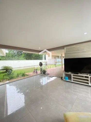 Casa Duplex no Residencial Marina Rio Belo - Ponta Negra com 05 suítes | Vaga náutica para
