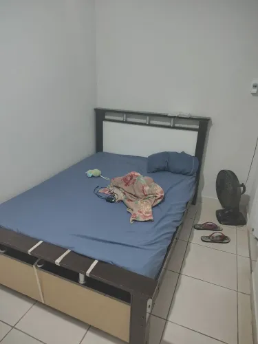Vende-se cama de casal