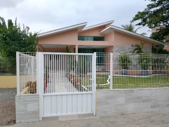 Casa em condomínio para alugar ou vender