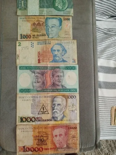 Notas antigas algumas estão boas algumas já estão meio antiga mesmo