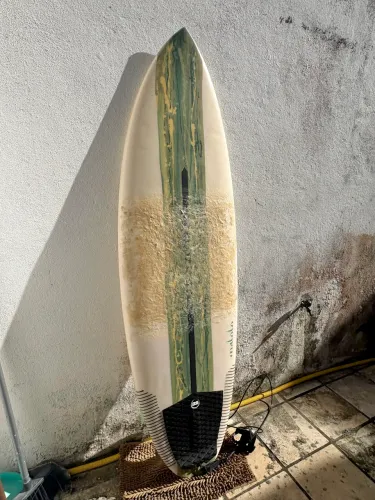 VENDO PRANCHA MALOLO 5'11 EPÓXI - 37,3L