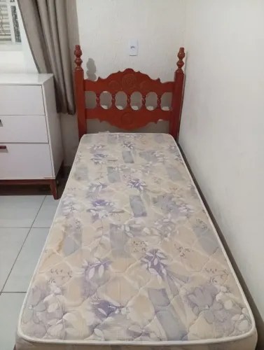 Cama solteiro com colchão