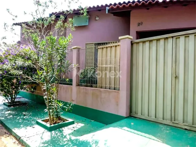 Casa à venda com 2 quartos em Centro, Manduri