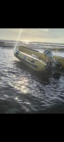 Vende-se Bote Zefir com motor 15hp 
