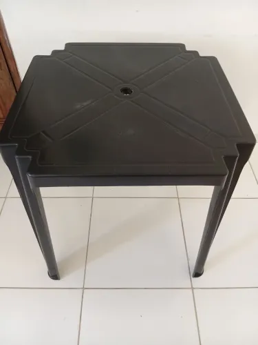 Mesa de plástico preta