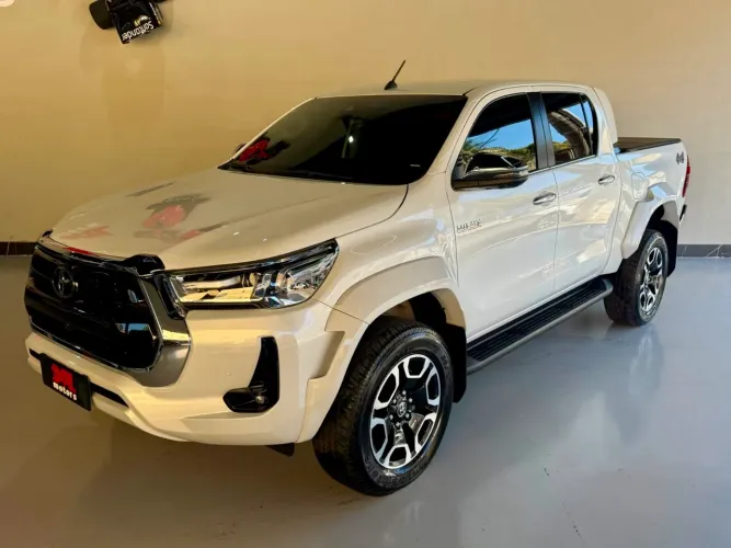 Toyota Hilux CD SRX Plus 4X4 2.8 TDI Die. Aut. 2025
