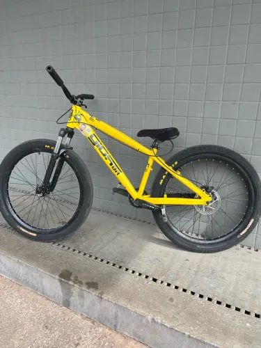 ?GIOS 4 TRIX AMARELA À VENDA