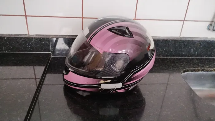 Capacete de moto EBF número 58..limpo e egienizado..