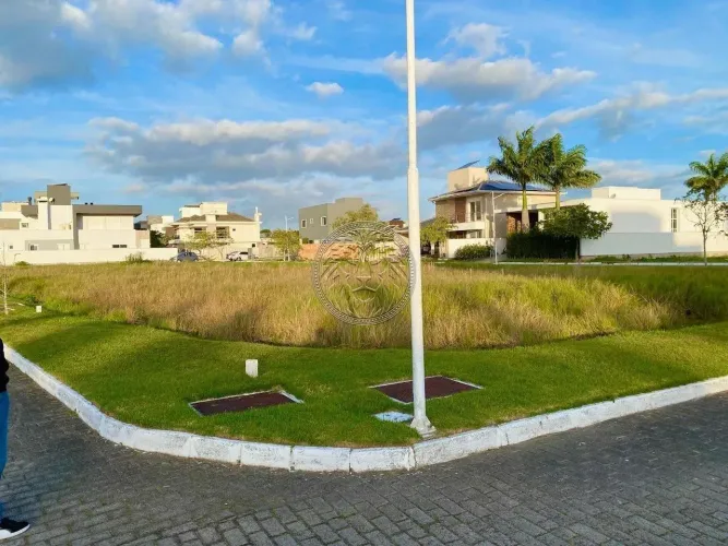 Terreno à venda em condomínio fechado no Campeche - Florianópolis