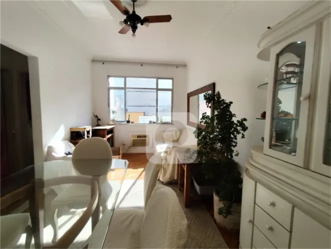 Apartamento de dois quartos, com vaga e próximo ao metrô da Afonso Pena!