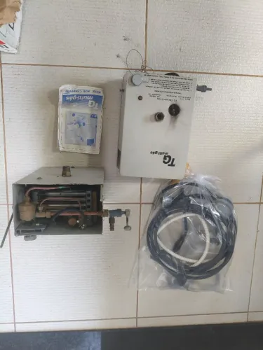Kit de 2 Chuveiros a gás TG multi-gás completos