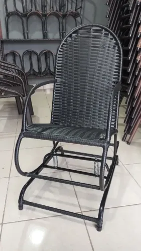 Cadeira de Balanço Redonda em Fibra Sintética Nova - 299,99 unid