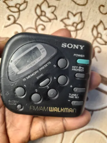 WALKMAN SONY SRF-M32