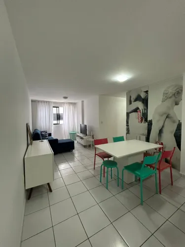 Alugo 2/4 com closet mobiliado na Jatiuca - vera Arruda